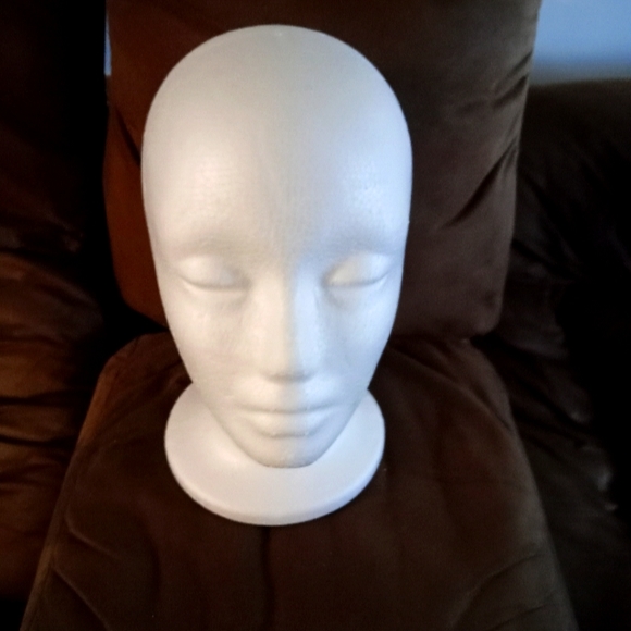 How would I safely ship this?!! When I figure this out: Free gift with wig!!!!!! - Picture 2 of 4